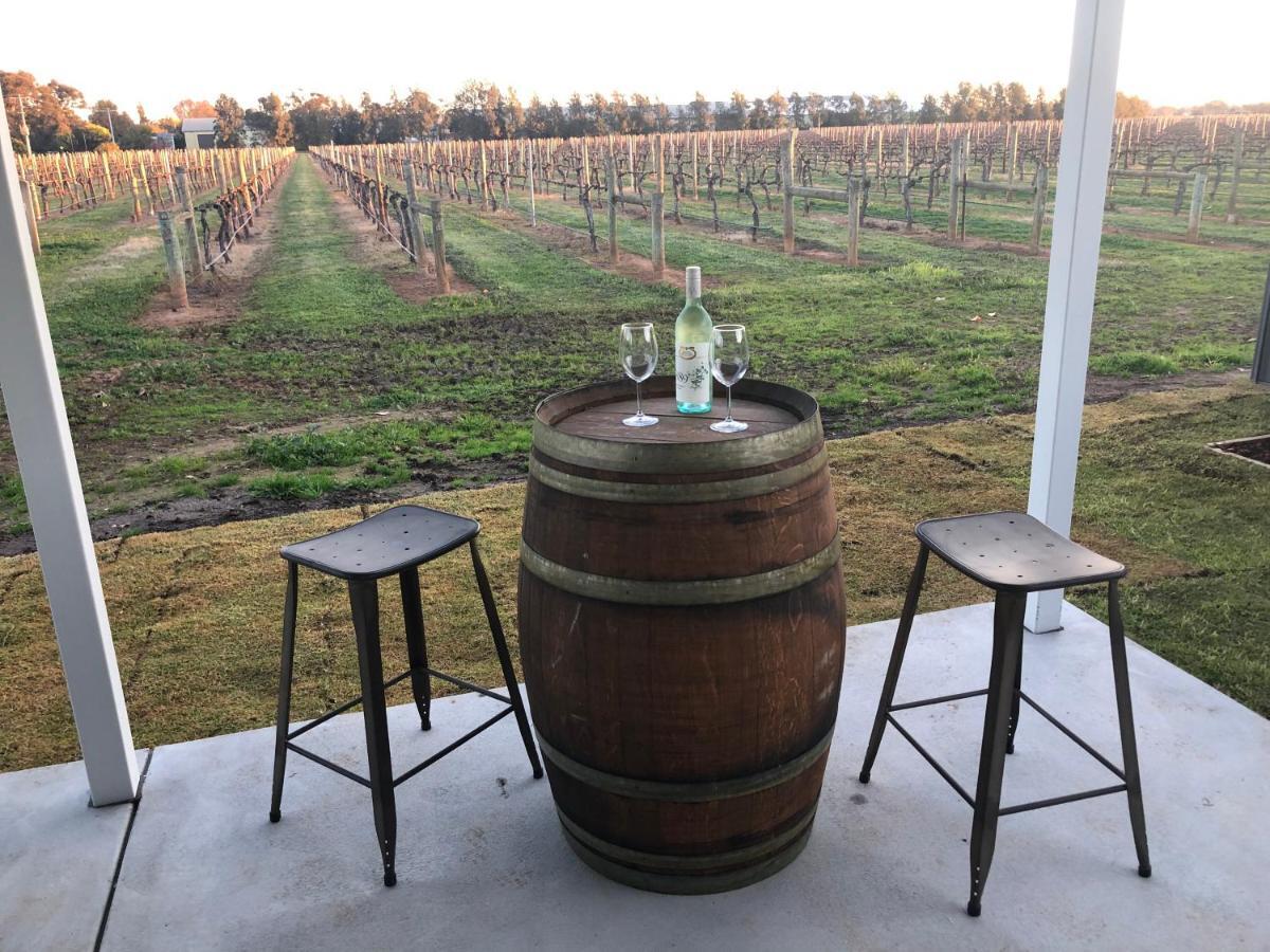 Milawa Vineyard Views - Guesthouse 1 Exteriör bild